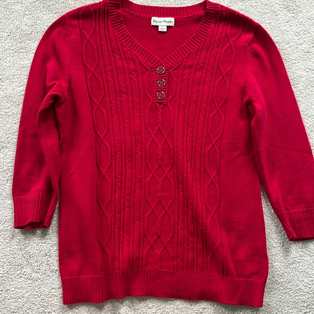 STUDIO WORKS 3/4 sleeve sweater. Size SMALL. Never worn.